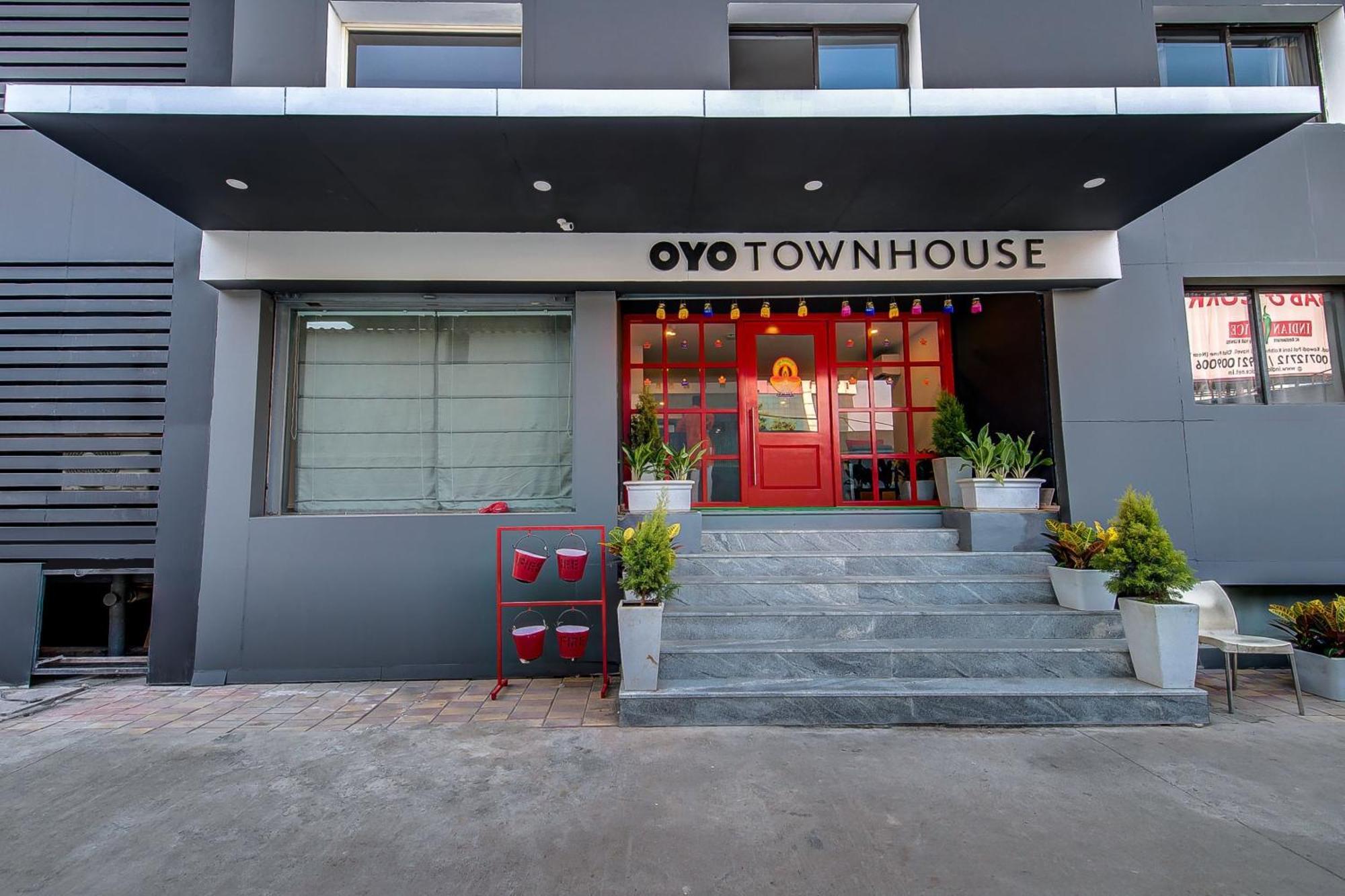 Oyo Townhouse 048 Hadapsar Hotell Phursungi Eksteriør bilde