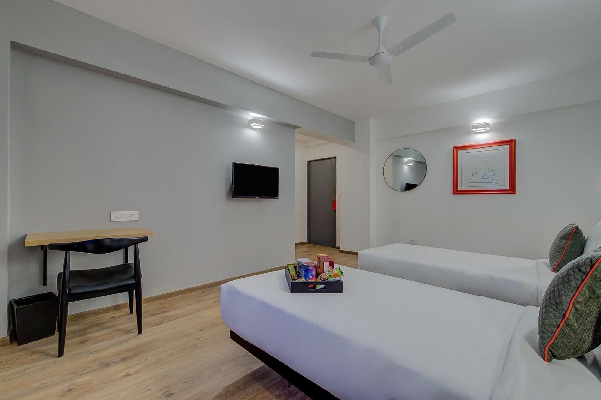 Oyo Townhouse 048 Hadapsar Hotell Phursungi Eksteriør bilde